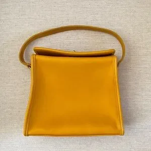 小物 COACH Heritage Turnlock Bag Charm Yellow COACH® Outlet | Heritage Turnlock Bag Charm